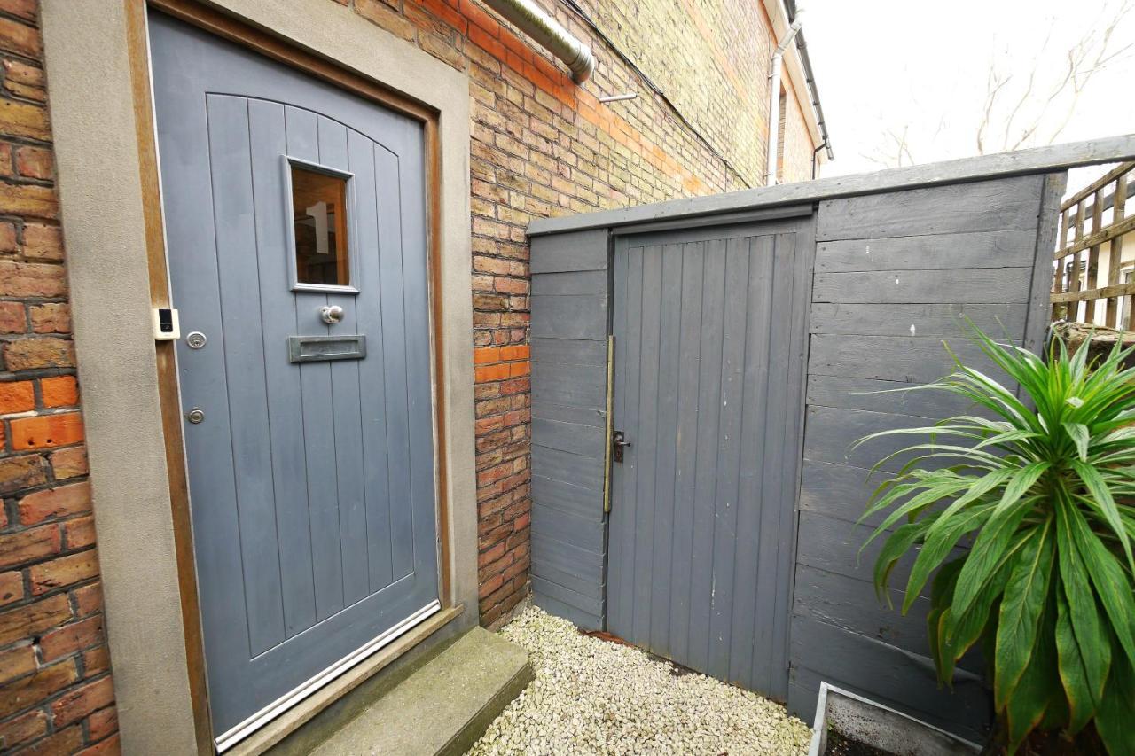 Quirky Spacious Ground Floor Victorian Garden Flat