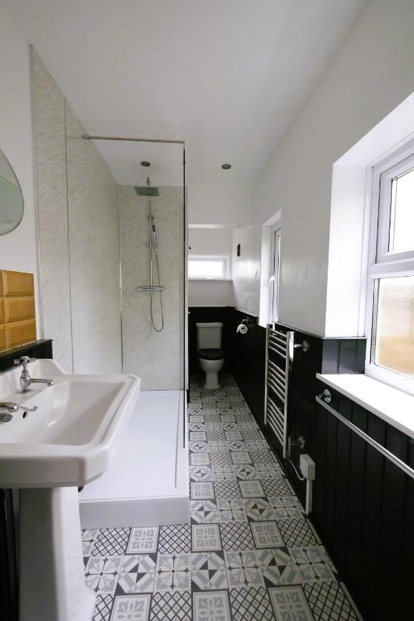 Apartment Quirky Spacious Ground Floor Victorian Garden Flat