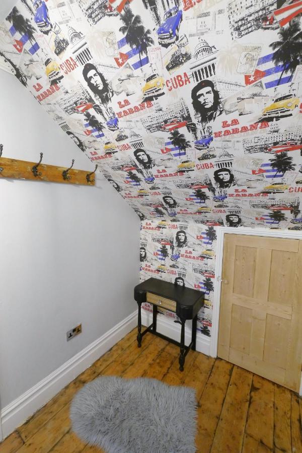 Quirky Spacious Ground Floor Victorian Garden Flat