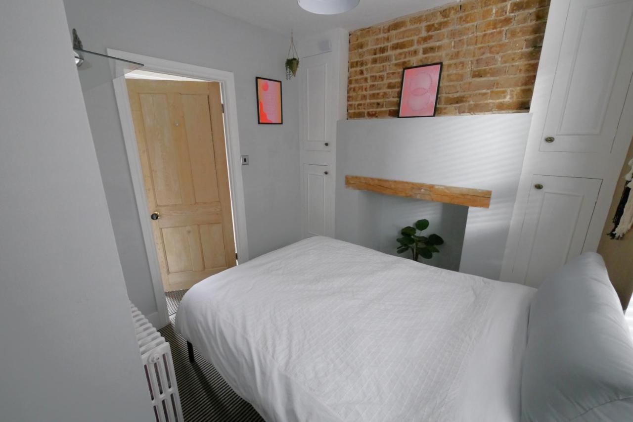 Quirky Spacious Ground Floor Victorian Garden Flat * Worthing